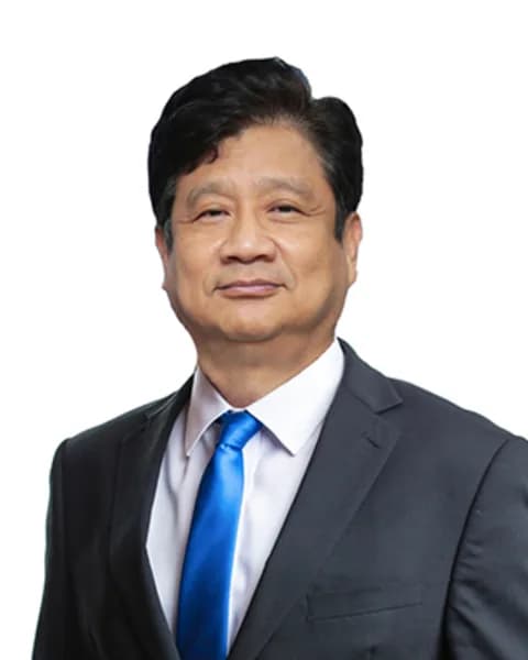 ภาพถ่ายพลอากาศโทเดชิศร์ เจริญวงศ์ ประธานกรรมการบริษัท