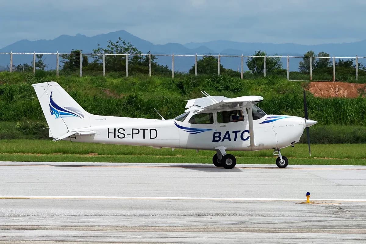 เครื่องบินฝึก Cessna 172